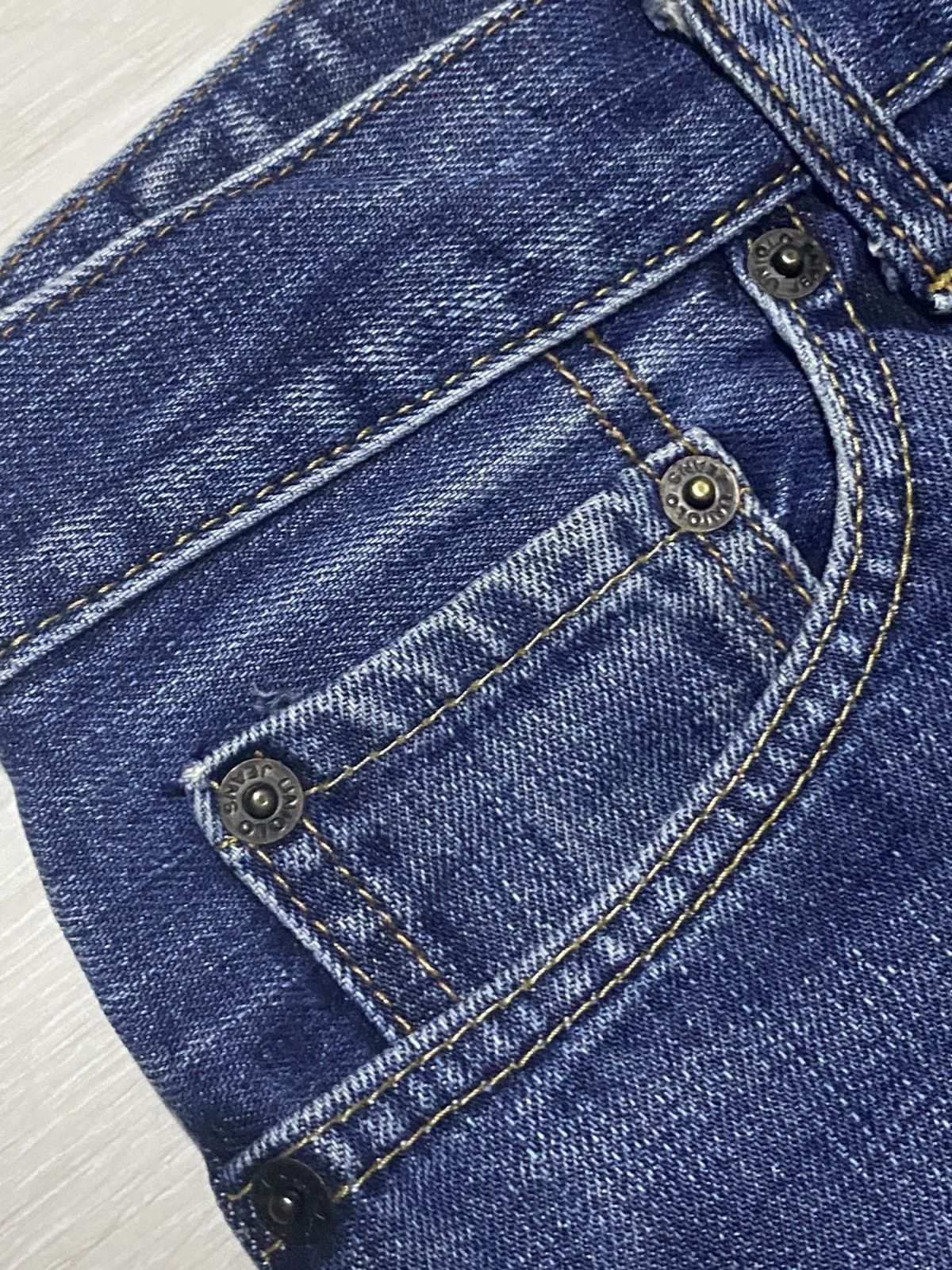 Japanese Brand Vintage Uniqlo S002 Distressed Fade Wash Slim Straight Jeans Size US 30 / EU 46 - 9 Thumbnail