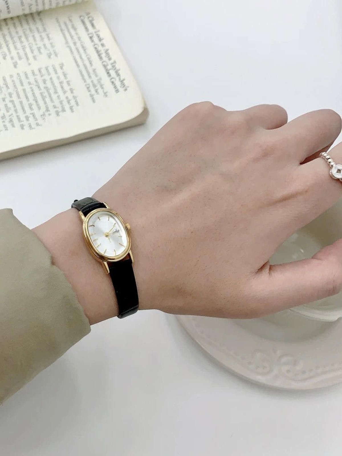 Jewelry Leather Strap Oval Dial Wristwatch, Classic Style Size ONE SIZE - 4 Thumbnail