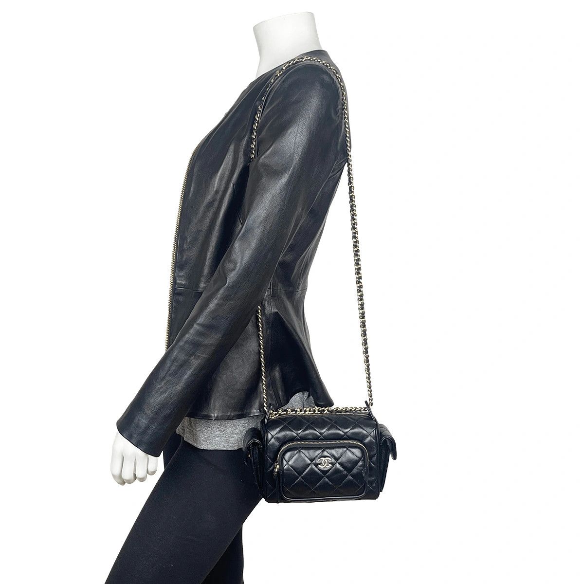 Chanel os11x0126 Size: OS / Shiny Crumpled Small Camera Case Black Size ONE SIZE - 2 Thumbnail