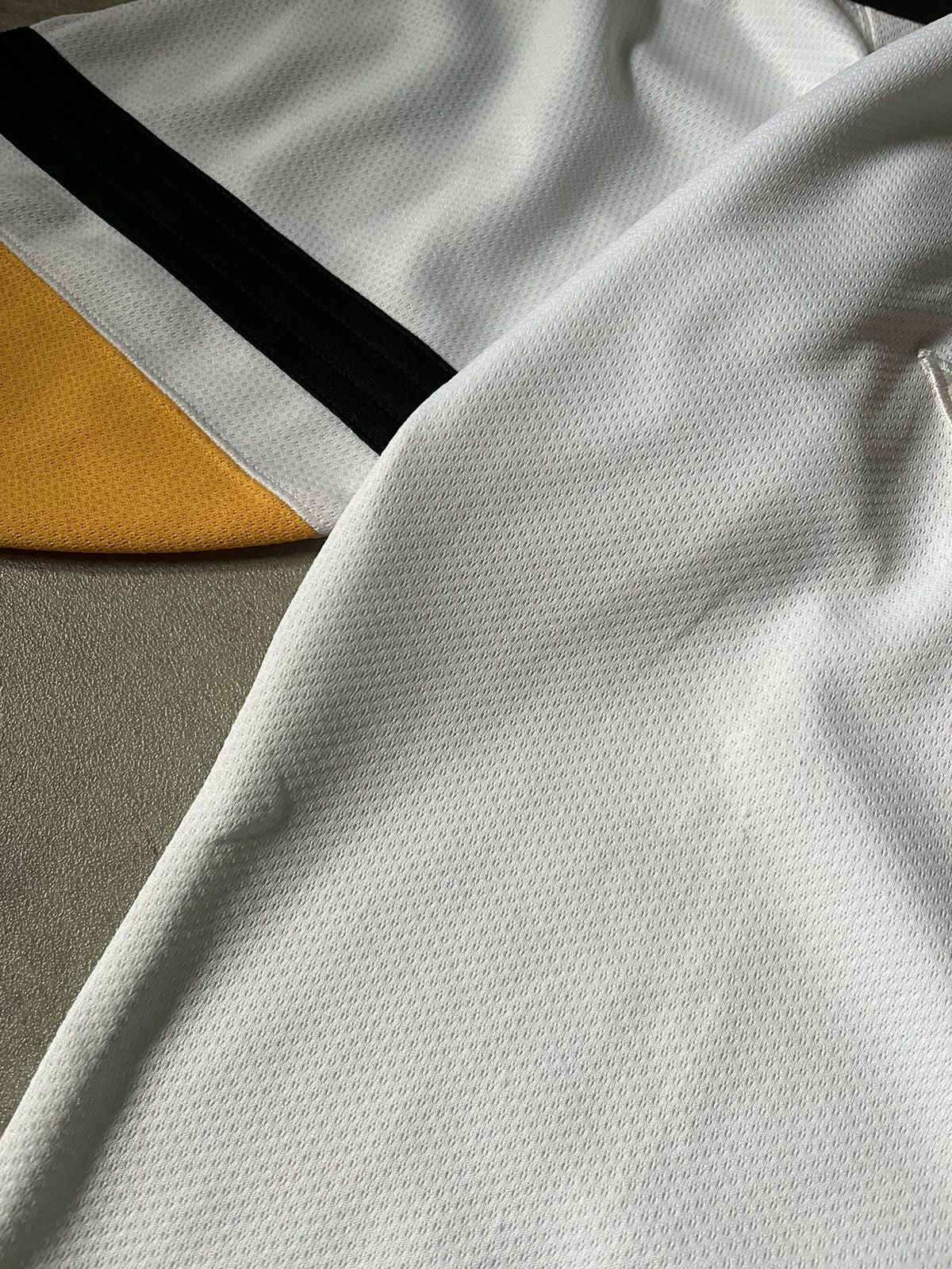 Starter Vintage Pittsburgh 90s hockey jersey white yellow Size US L / EU 52-54 / 3 - 5 Thumbnail
