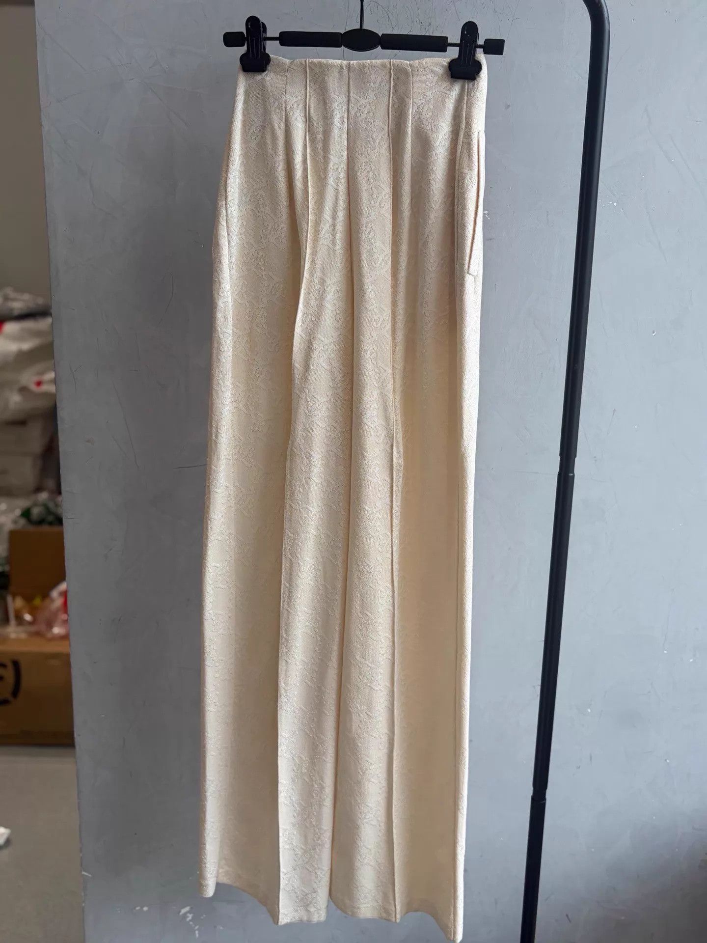 Fendi Fendi White FF Logo Straight-Leg Pants New W/Tags 40 Size 27" / US 4 / IT 40 - 2 Thumbnail