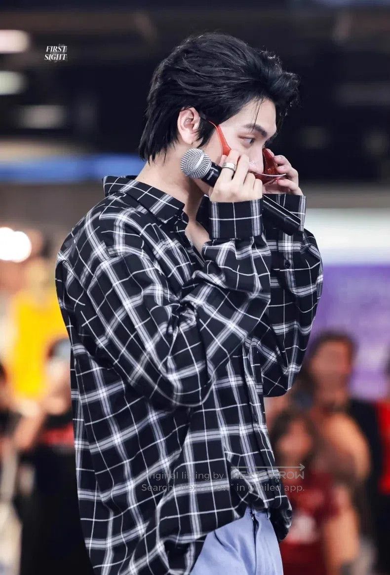 Balenciaga Balenciaga size 39 Black and White Checkered Back Letterin Size US S / EU 44-46 / 1 - 9 Thumbnail