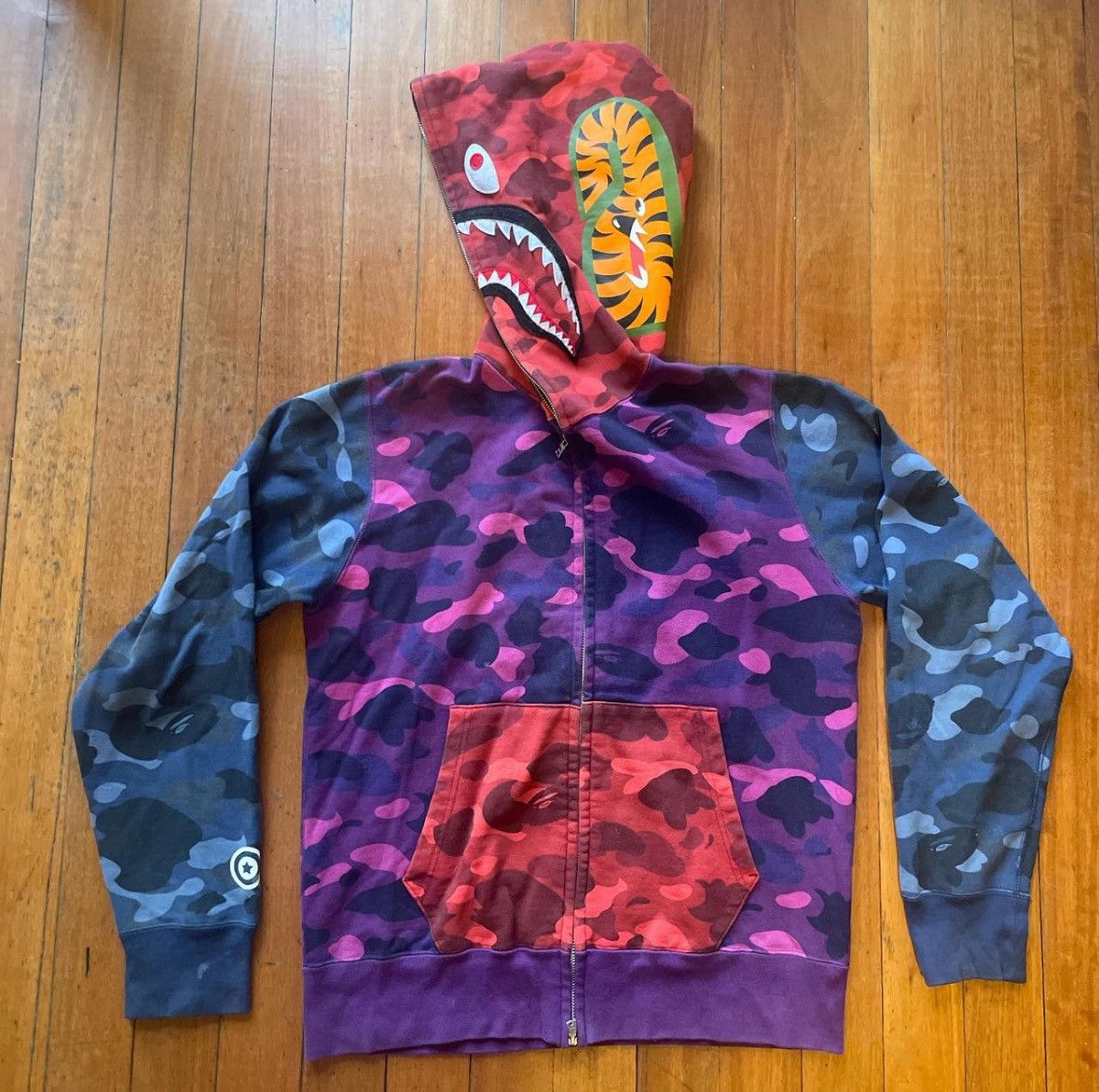 Bape A Bathing Ape Shark Camo Hoodie Size US L / EU 52-54 / 3 - 1 Thumbnail