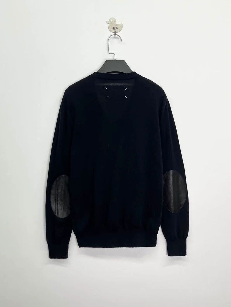Maison Margiela Maison Margiela Black v-neck back four-line logo elbow sti Size US S / EU 44-46 / 1 - 2 Thumbnail