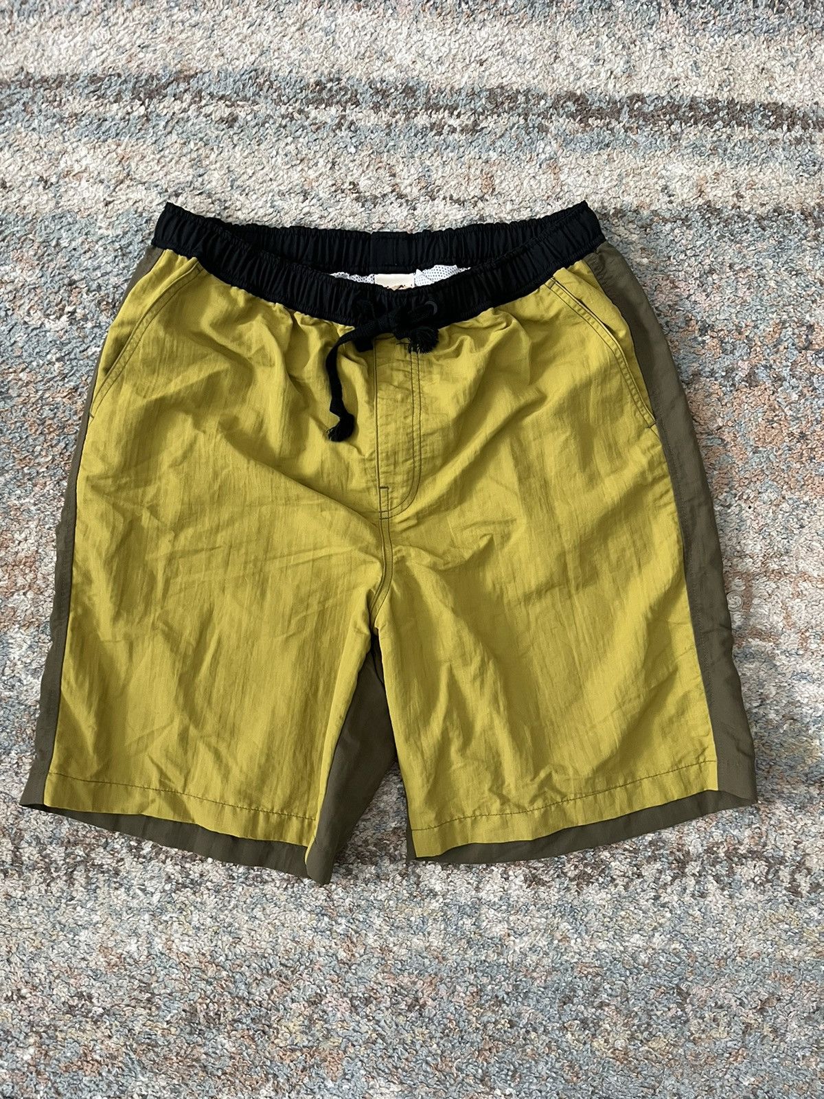 Marni × Uniqlo Marni x Uniqlo Green Colorblock Nylon Shorts Size US 34 / EU 50 - 1 Thumbnail