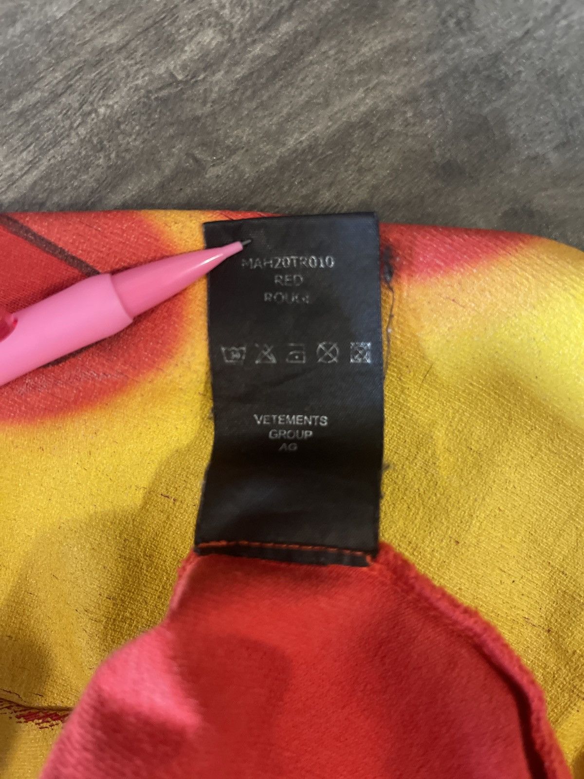 Vetements Vetements Hot Sauce Long sleeve Shirt Size US M / EU 48-50 / 2 - 12 Thumbnail