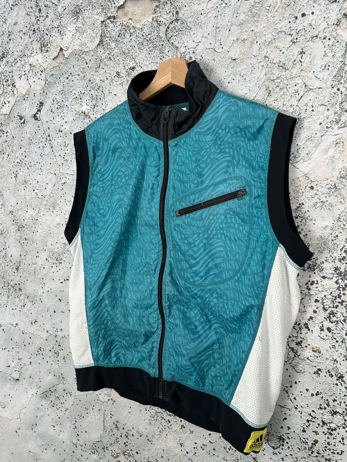 Adidas Adidas Equipment 90s Vintage Sportswear Vest Streetwear Rare Size US L / EU 52-54 / 3 - 2 Thumbnail