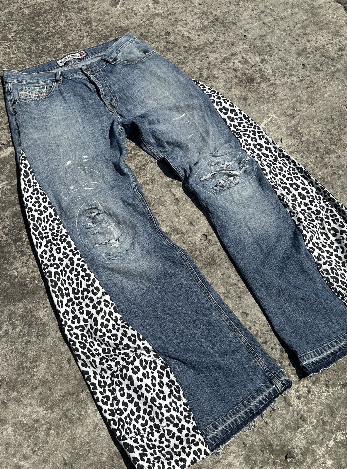Diesel Y2K Very Baggy Custom Jeans Diesel Leopard Avant Garde Opium Size US 34 / EU 50 - 2 Thumbnail