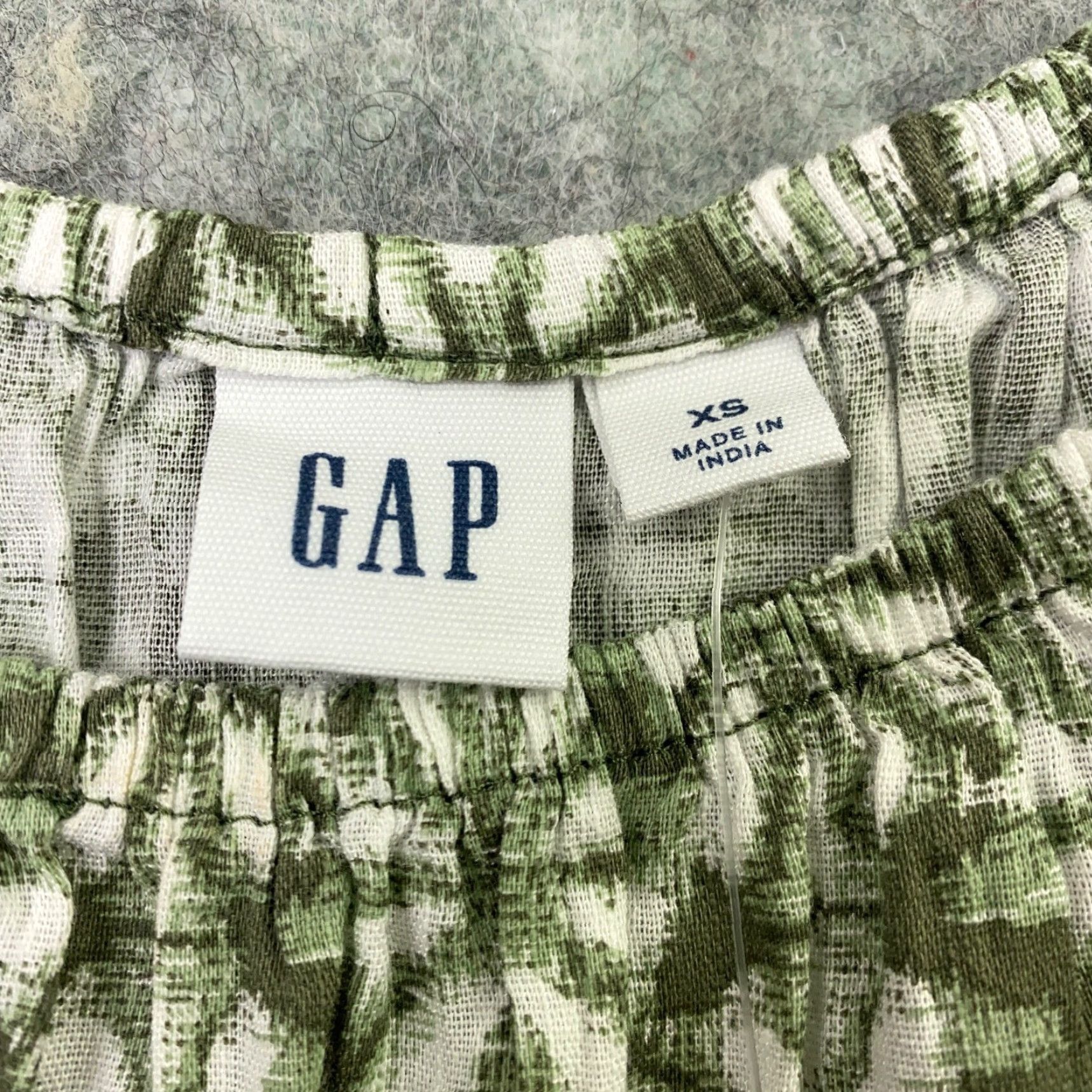 Gap Gap Green Geometric Blouse Women’s XS Flutter Sleeve Round Neck Lightweight Casual Size XS / US 0-2 / IT 36-38 - 4 Thumbnail