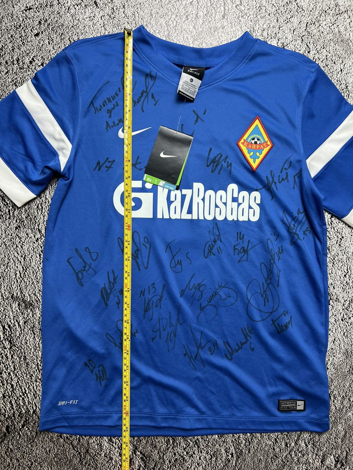 Nike NWT‼️2015-2016 FC Kairat SIGNED BY PLAYERS nike jersey Size US S / EU 44-46 / 1 - 11 Thumbnail