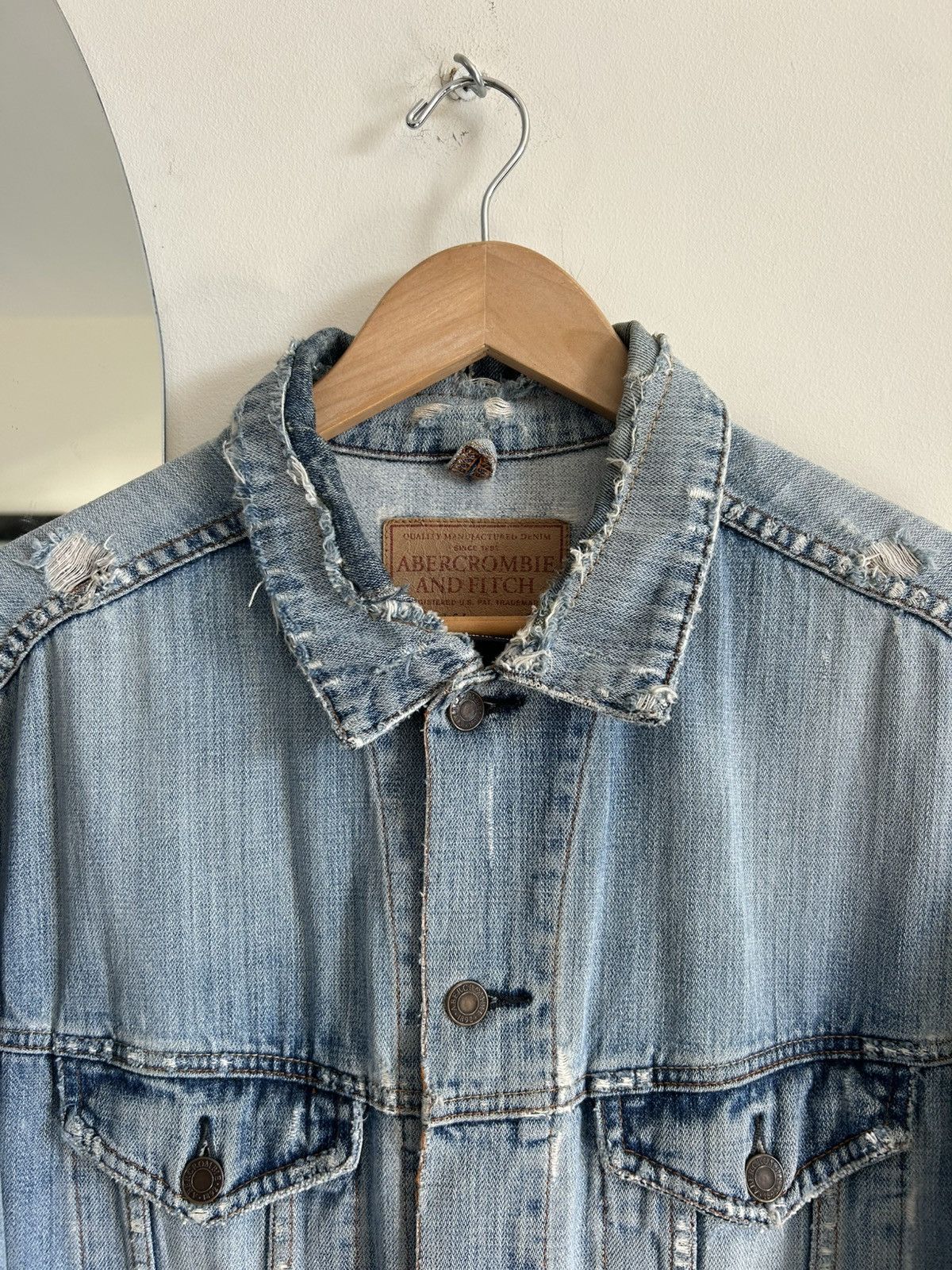 Abercrombie & Fitch Abercrombie Denim Jacket Trashed Size US L / EU 52-54 / 3 - 3 Thumbnail