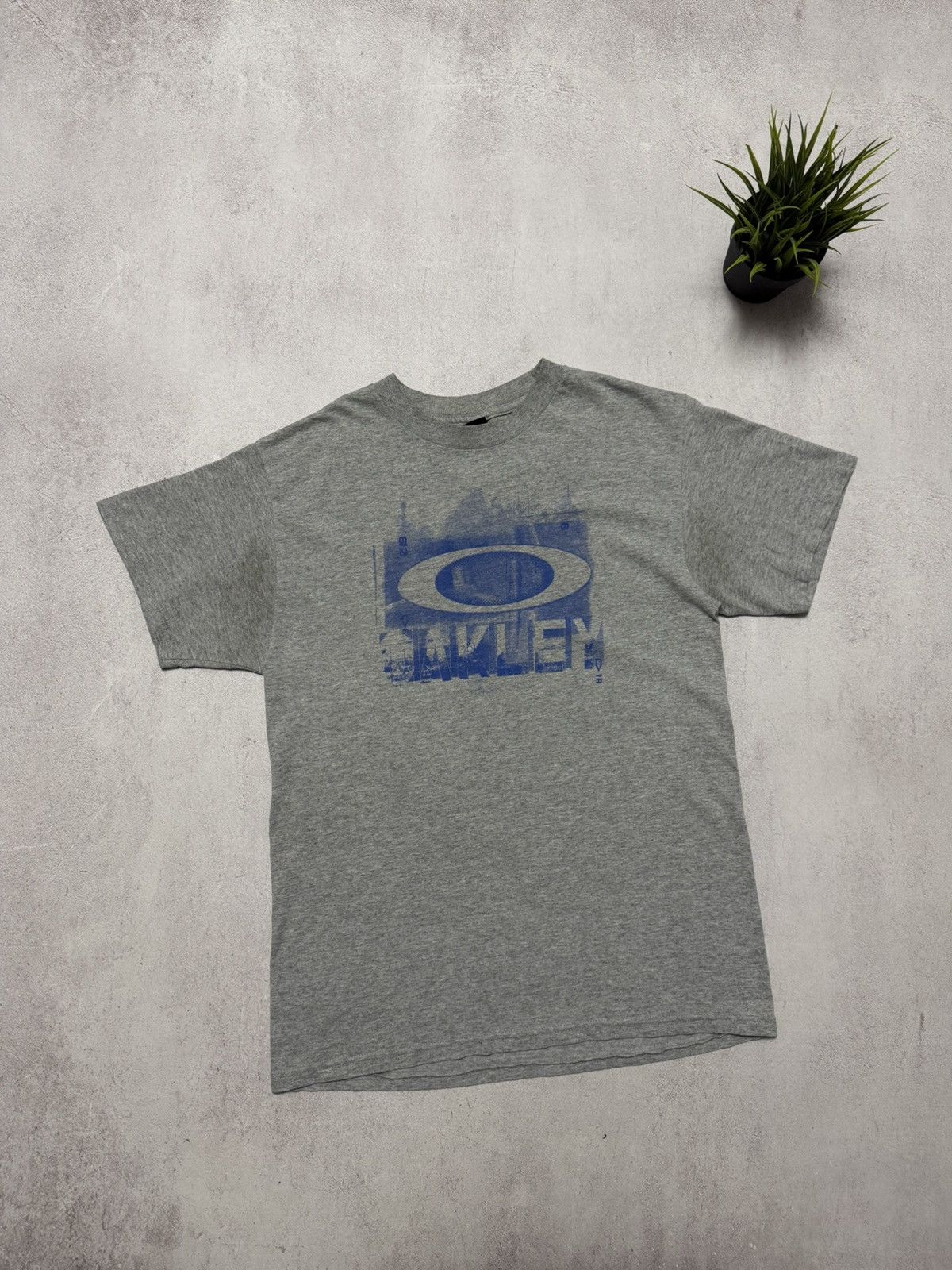 Oakley × Vintage Vintage Oakley T Shirt Big Logo Y2K 90s Size US M / EU 48-50 / 2 - 1 Thumbnail