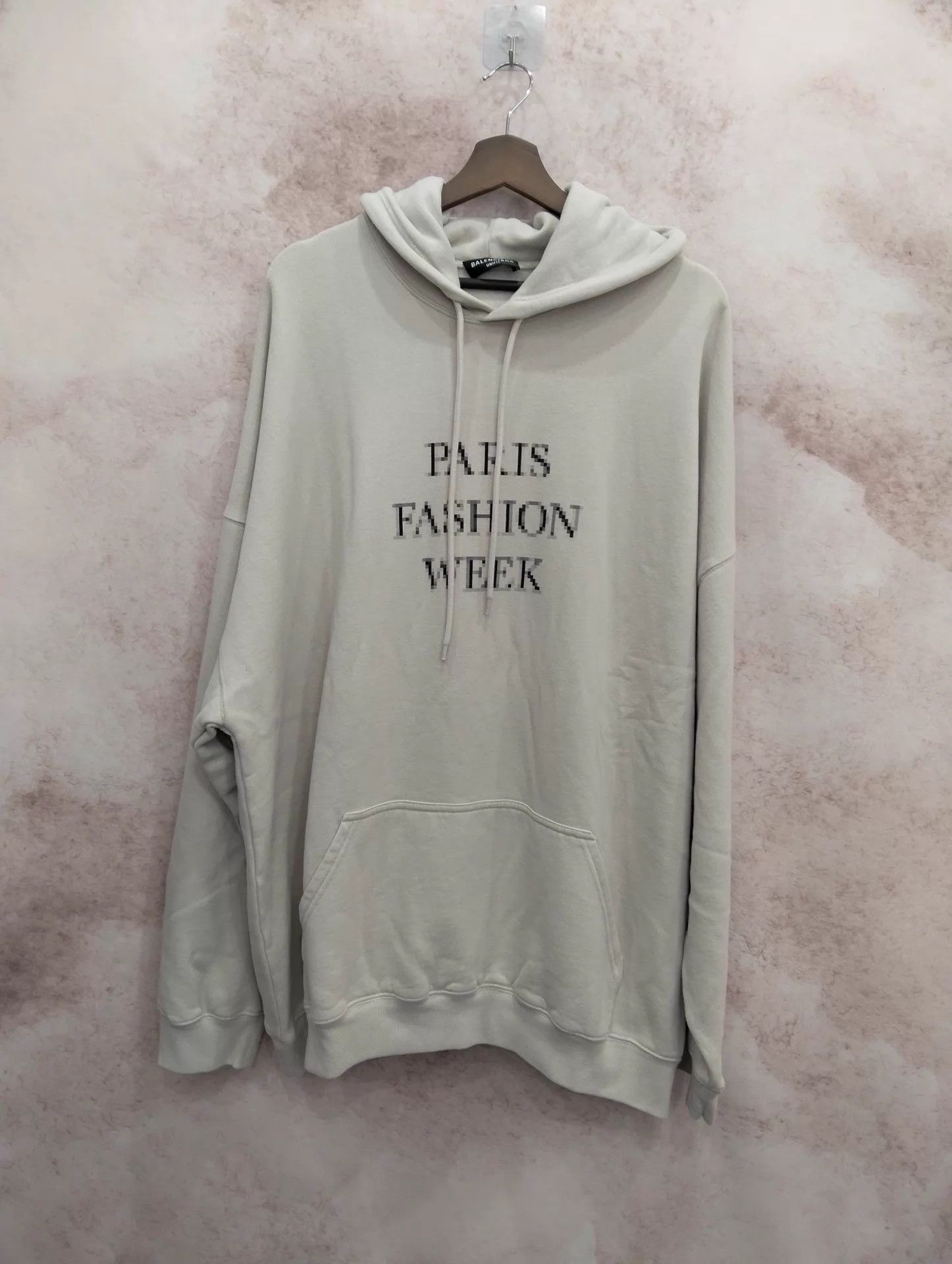 Balenciaga Balenciaga Blurred Logo Slogan Hoodie Men's Beige Size US S / EU 44-46 / 1 - 1 Thumbnail