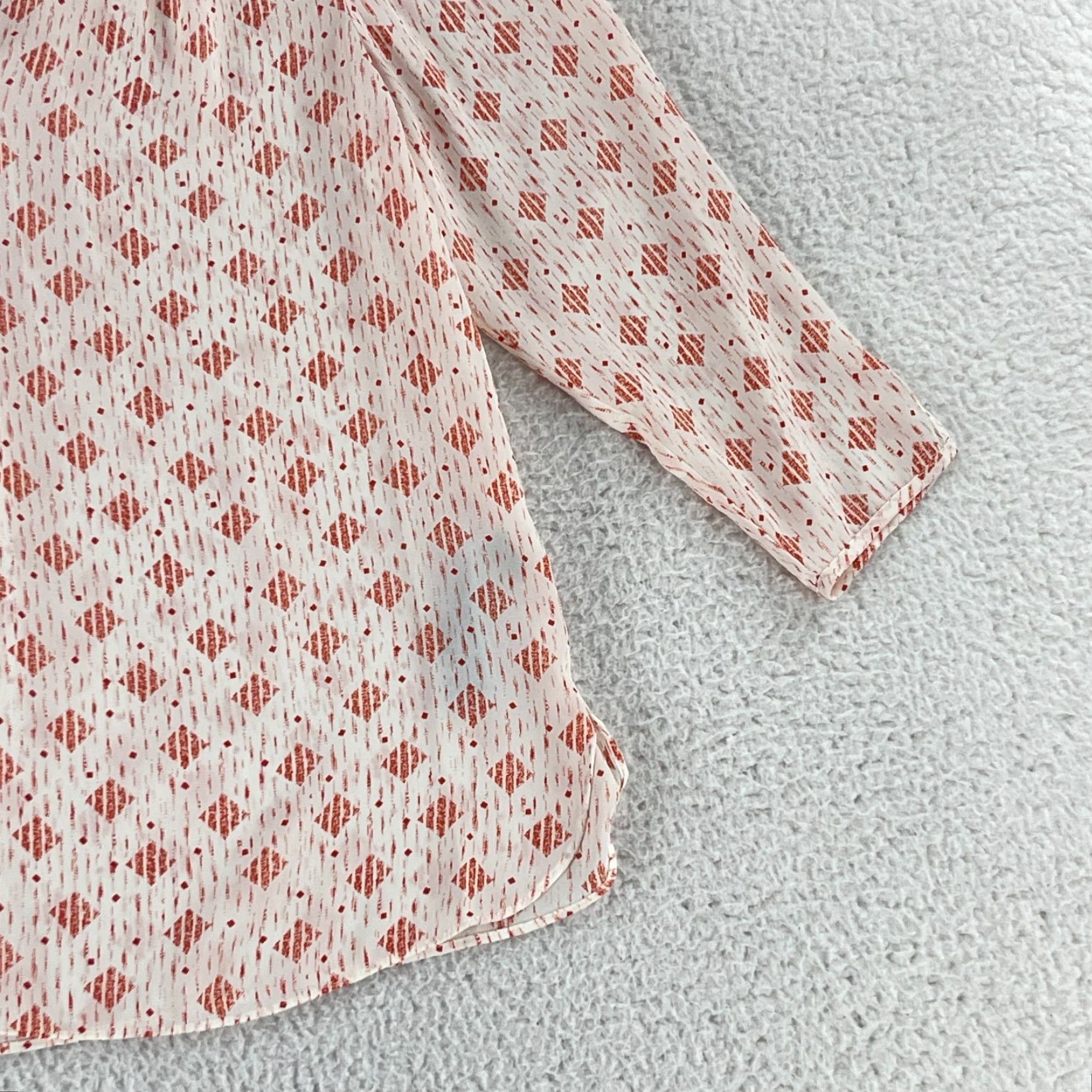NYDJ NYDJ The Perfect Shirt Womens White Geometric Print V-Neck 3/4 Sleeve Size Small Size S / US 4 / IT 40 - 3 Thumbnail