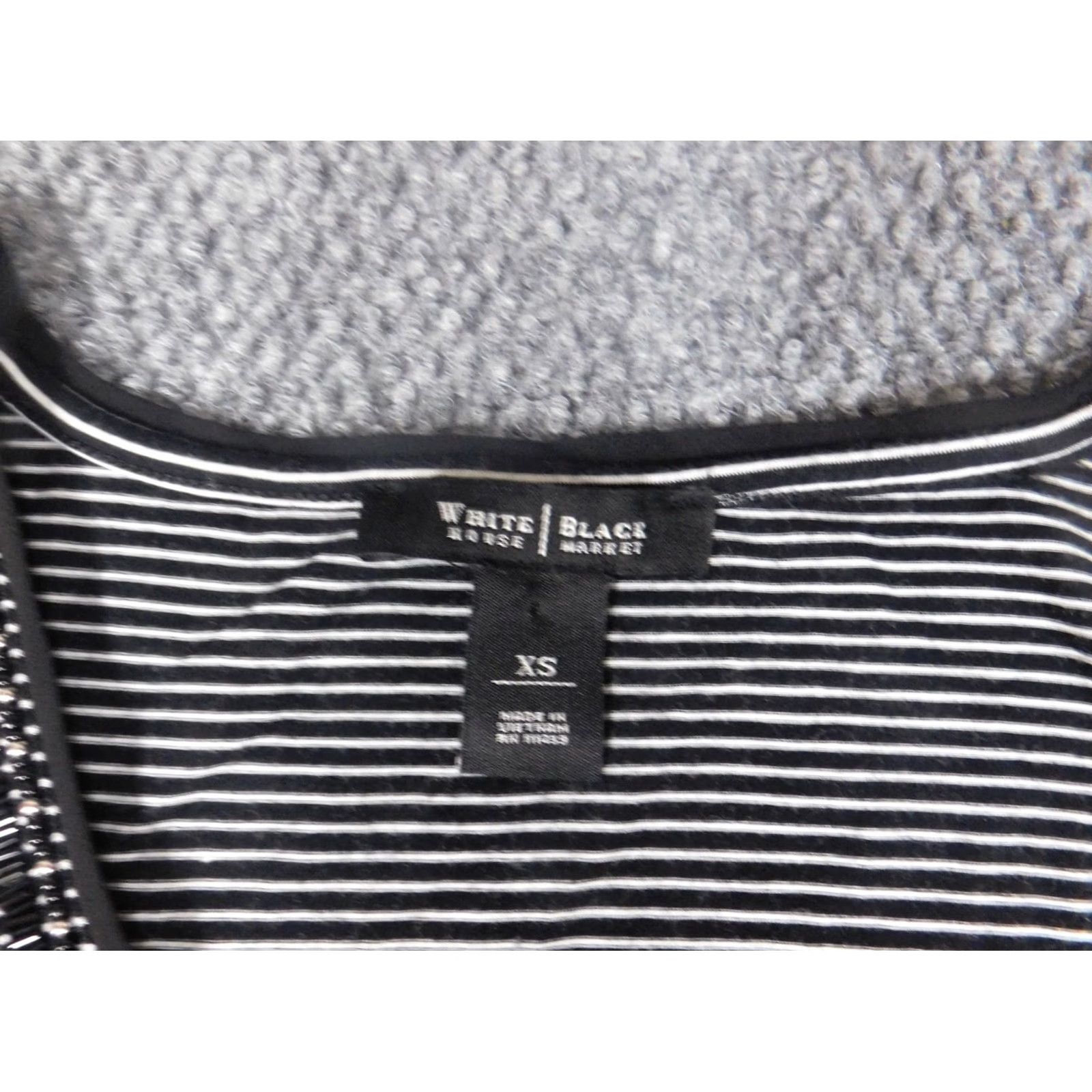 White House Black Market White House Black Market Tank Womens XS Black Crew Neck Pullover Stretch Casual Tank Top Black Solid Size XS / US 0-2 / IT 36-38 - 5 Thumbnail