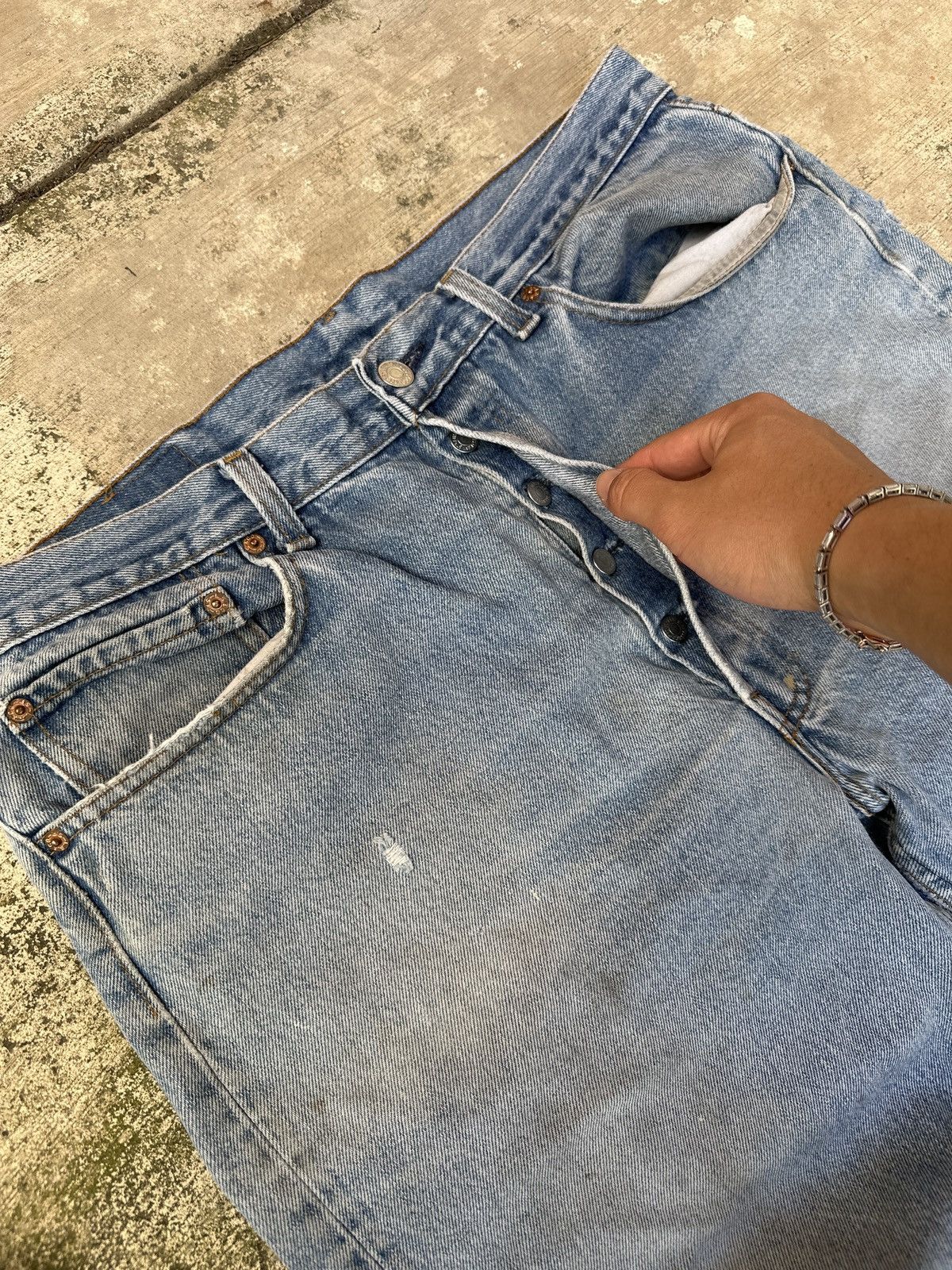 Levi's × Levi's Vintage Clothing × Vintage Vintage 90s Sunfaded Paint stained Levi’s 501 34 Size US 34 / EU 50 - 3 Thumbnail