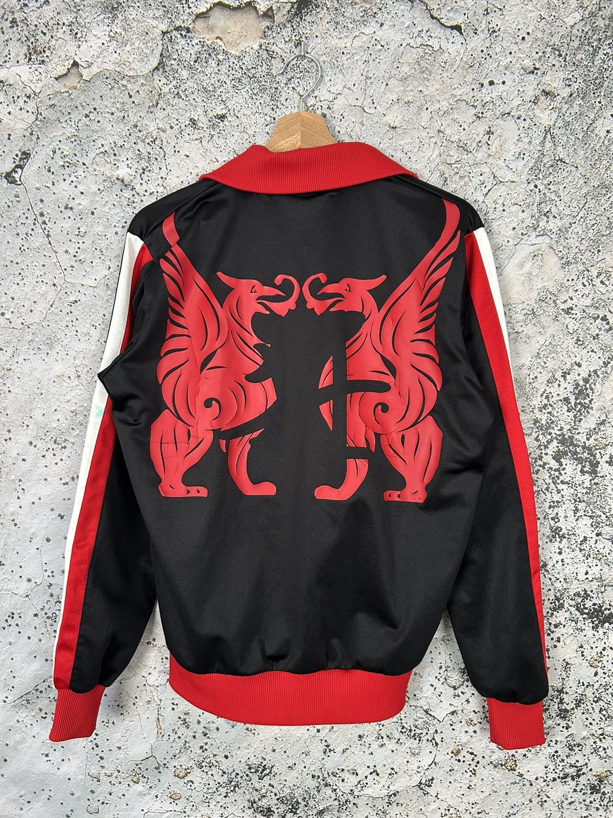 Umbro Vintage Japanese Umbro Soccer Football Sweatshirt 90s Size US S / EU 44-46 / 1 - 1 Thumbnail