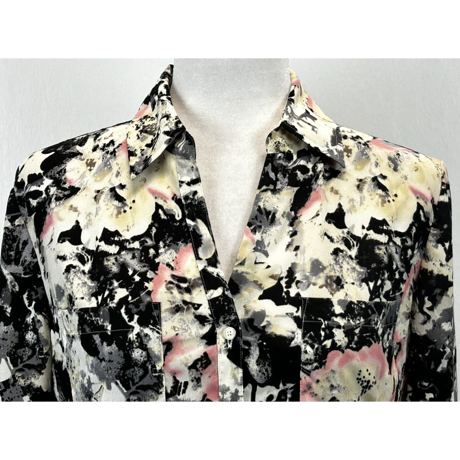 Talbots Talbots Floral Button Up Blouse Shirt 10 VGUC Women’s Multicolor Polyester Long Sleeve Collared Regular Button-Up Size L / US 10 / IT 46 - 5 Thumbnail