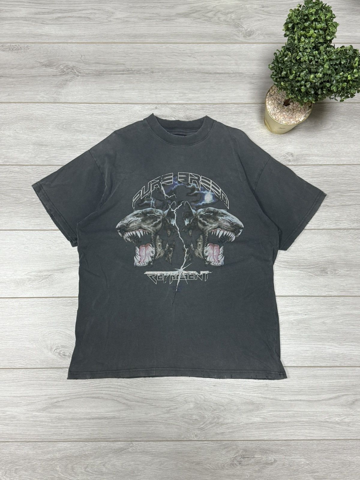 Represent Clo. Represent pure breed dog distressed faded tee shirt Size US M / EU 48-50 / 2 - 1 Thumbnail