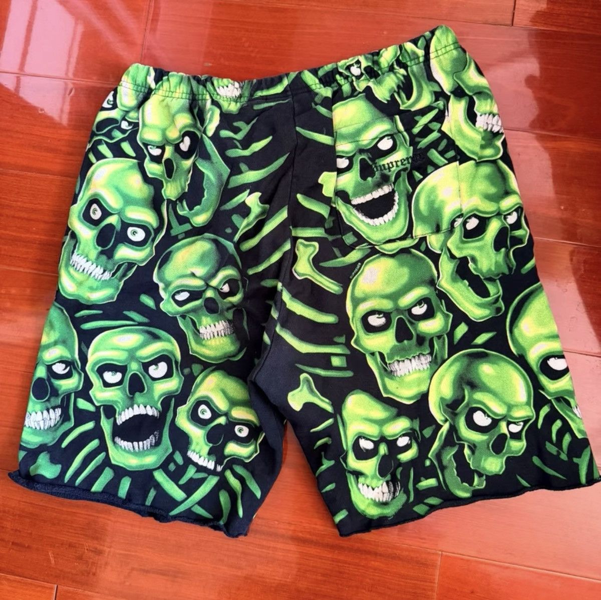 Supreme Supreme skull pile short sweatshort Size US 36 / EU 52 - 2 Thumbnail
