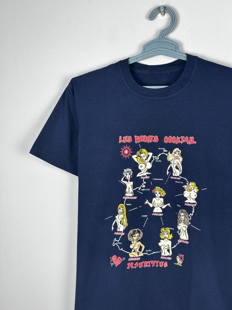 Vintage Vintage Naked Girls y2k tits porn graphic tee 90’s Size US M / EU 48-50 / 2 - 3 Thumbnail