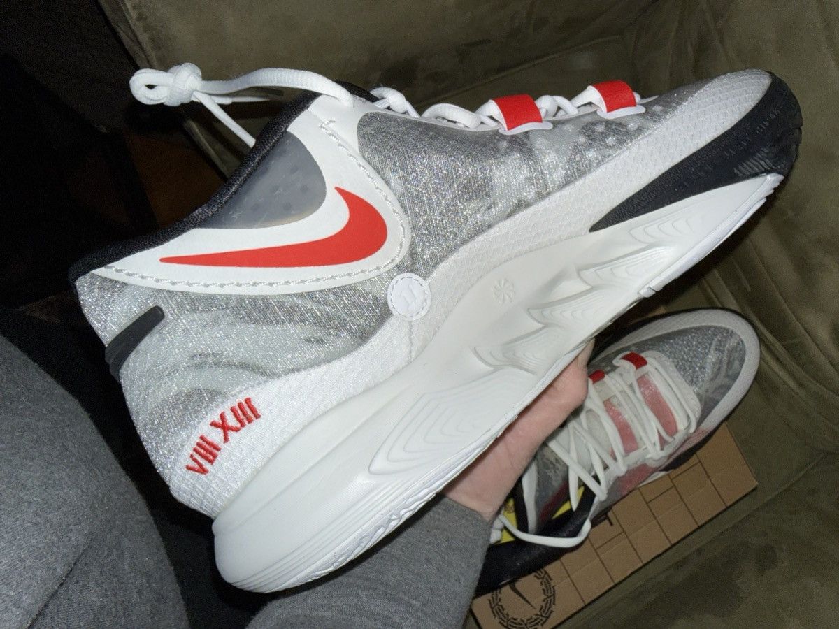 Nike SIZE 18! Nike Kyrie 8 (Rare Unreleased) White/University Red Size US 15 / EU 48 - 10 Thumbnail
