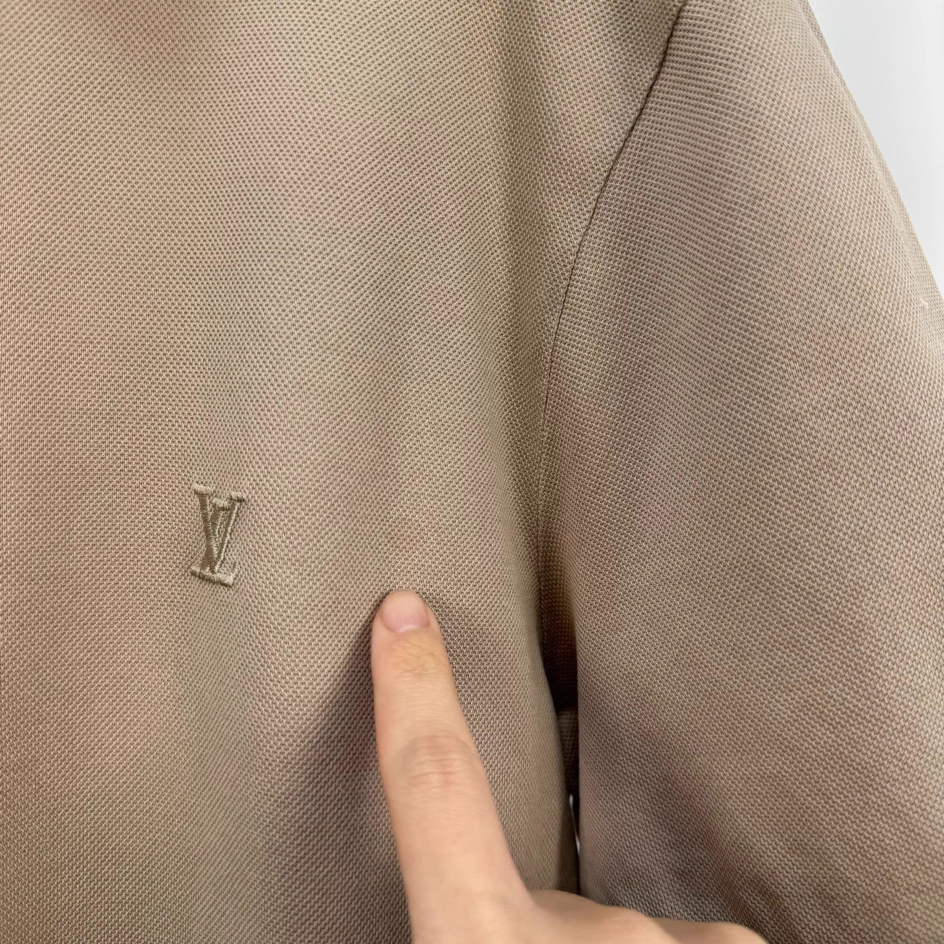 Louis Vuitton LV Oatmeal Embroidered SS Tee M 98New Size US M / EU 48-50 / 2 - 5 Thumbnail