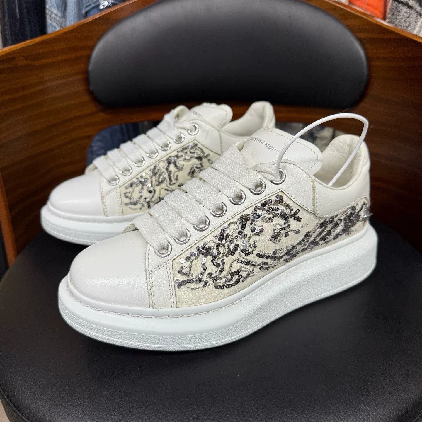 Alexander McQueen Alexander McQueen White Lowtop Sneakers 36 Women Size US 6 / IT 36 - 1 Thumbnail