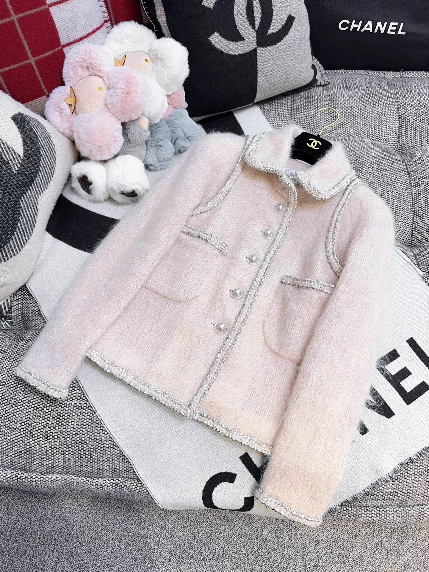 Chanel Chanel 17K Blush Pink Mohair Silver Trim 2-Pocket Coat 38 Size S / US 4 / IT 40 - 7 Thumbnail