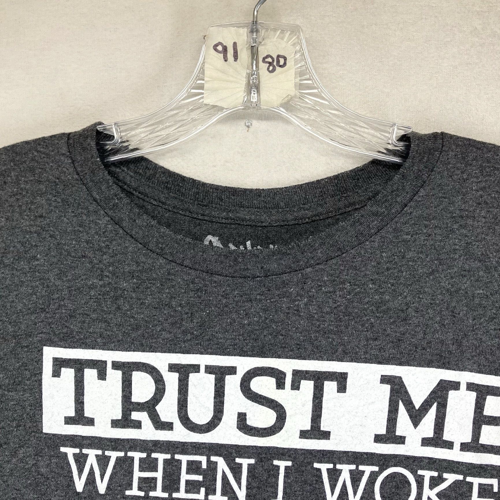 Vintage Spencer's Funny Graphic T-Shirt Mens 2XL Gray Short Sleeve Crew Neck Cotton Blend All Seasons Sh*t Happens Size US XXL / EU 58 / 5 - 5 Thumbnail