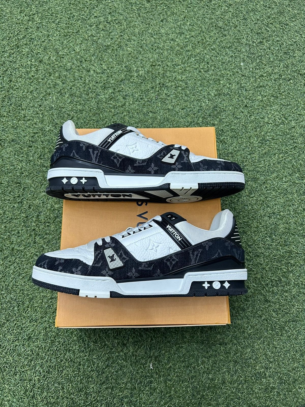 Louis Vuitton Louis Vuitton Trainers Size US 13 / EU 46 - 2 Thumbnail