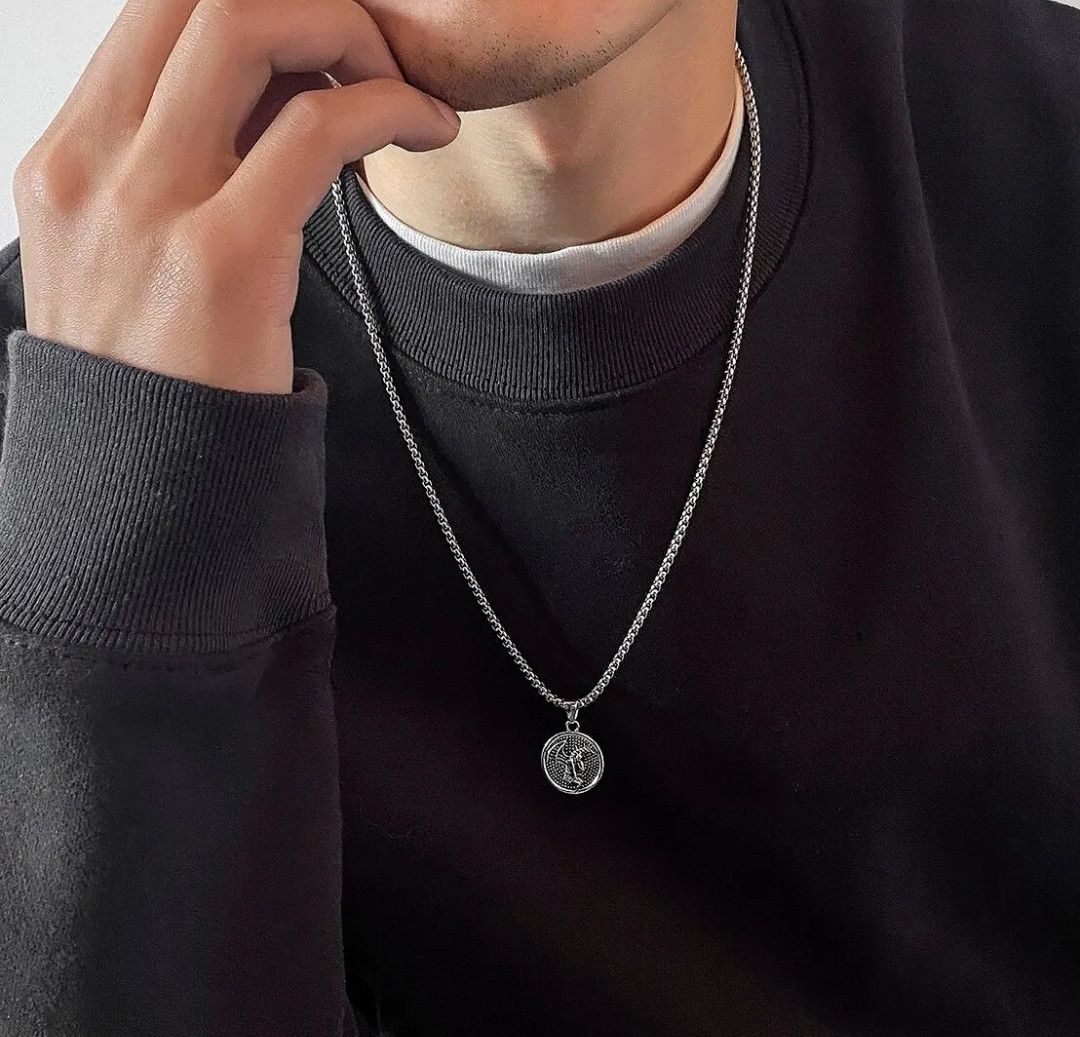 Jewelry × Vintage Pendant Flying Coin Men Vintage Necklace Size ONE SIZE - 1 Thumbnail