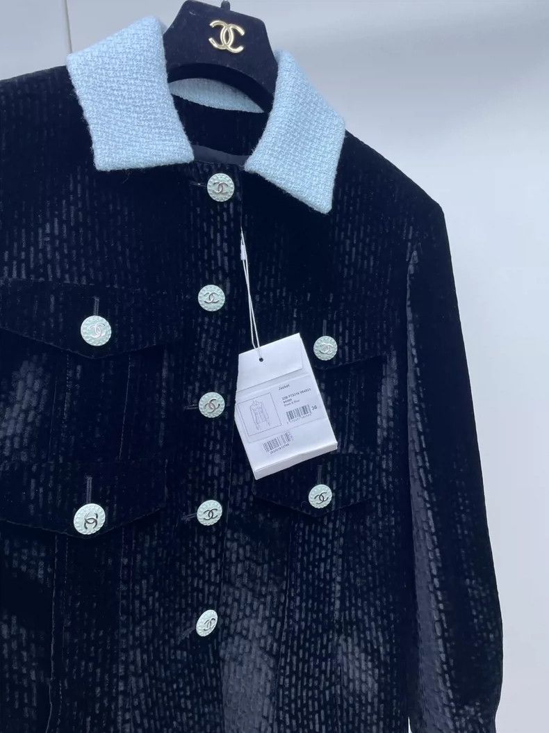 Chanel Chanel 22B blue and black color block four-pocket velvet ja Size XS / US 0-2 / IT 36-38 - 4 Thumbnail