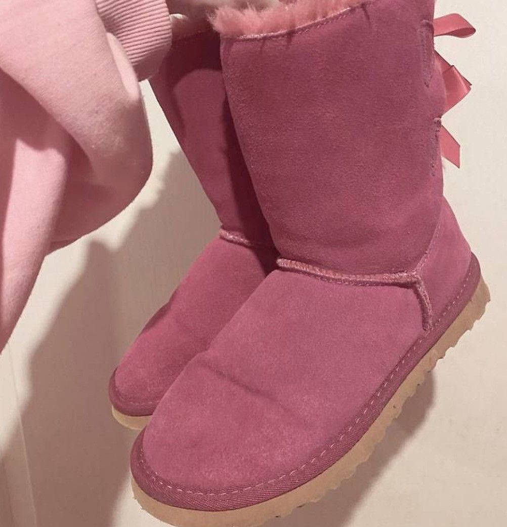 Ugg ugg with bows in pink/fuchsia color Size US 7 / IT 37 - 2 Thumbnail