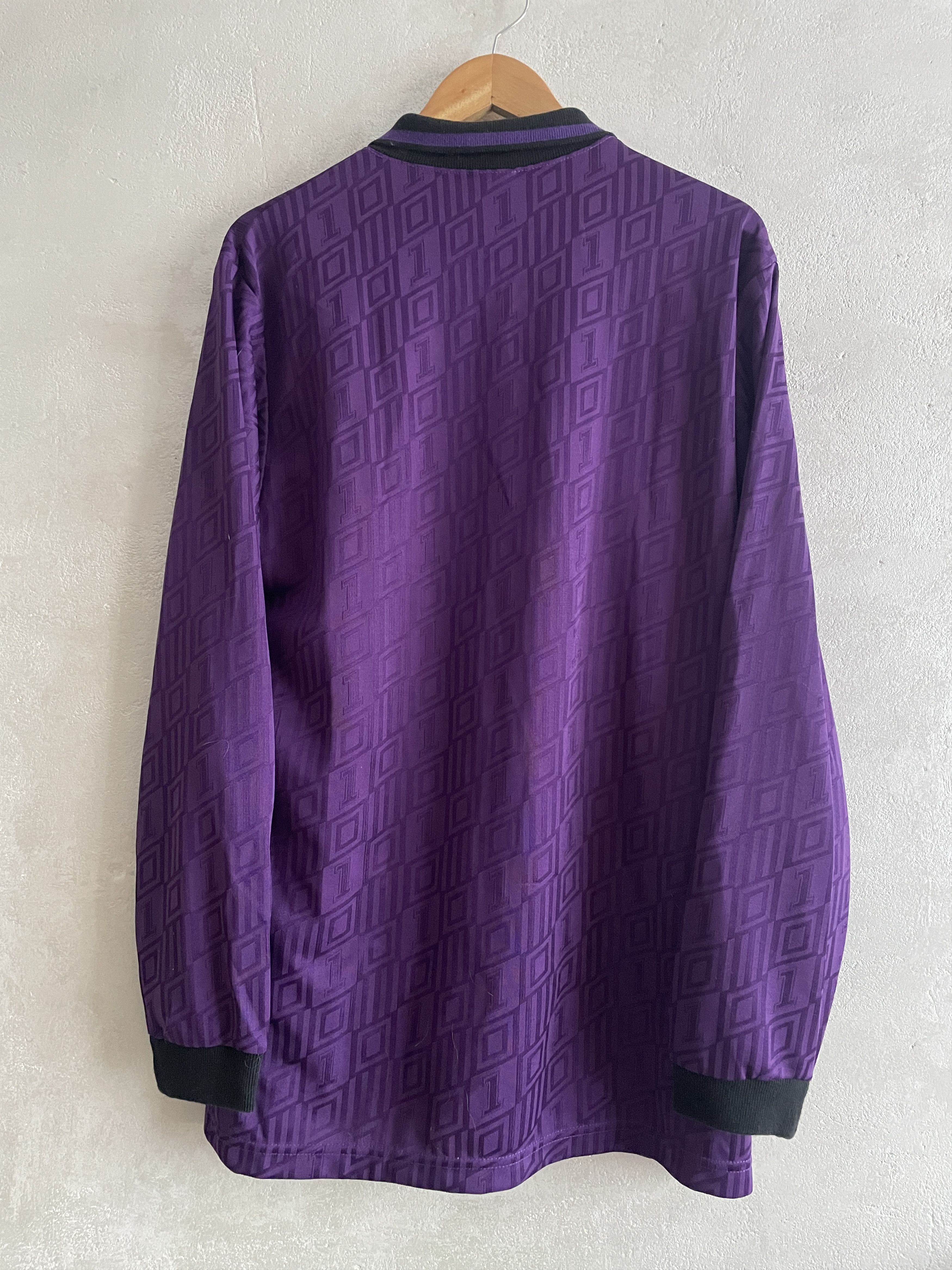 Umbro Vintage Umbro Tempalte Goalkeeper 90s 80s Shirt Jersey Size US XL / EU 56 / 4 - 2 Thumbnail