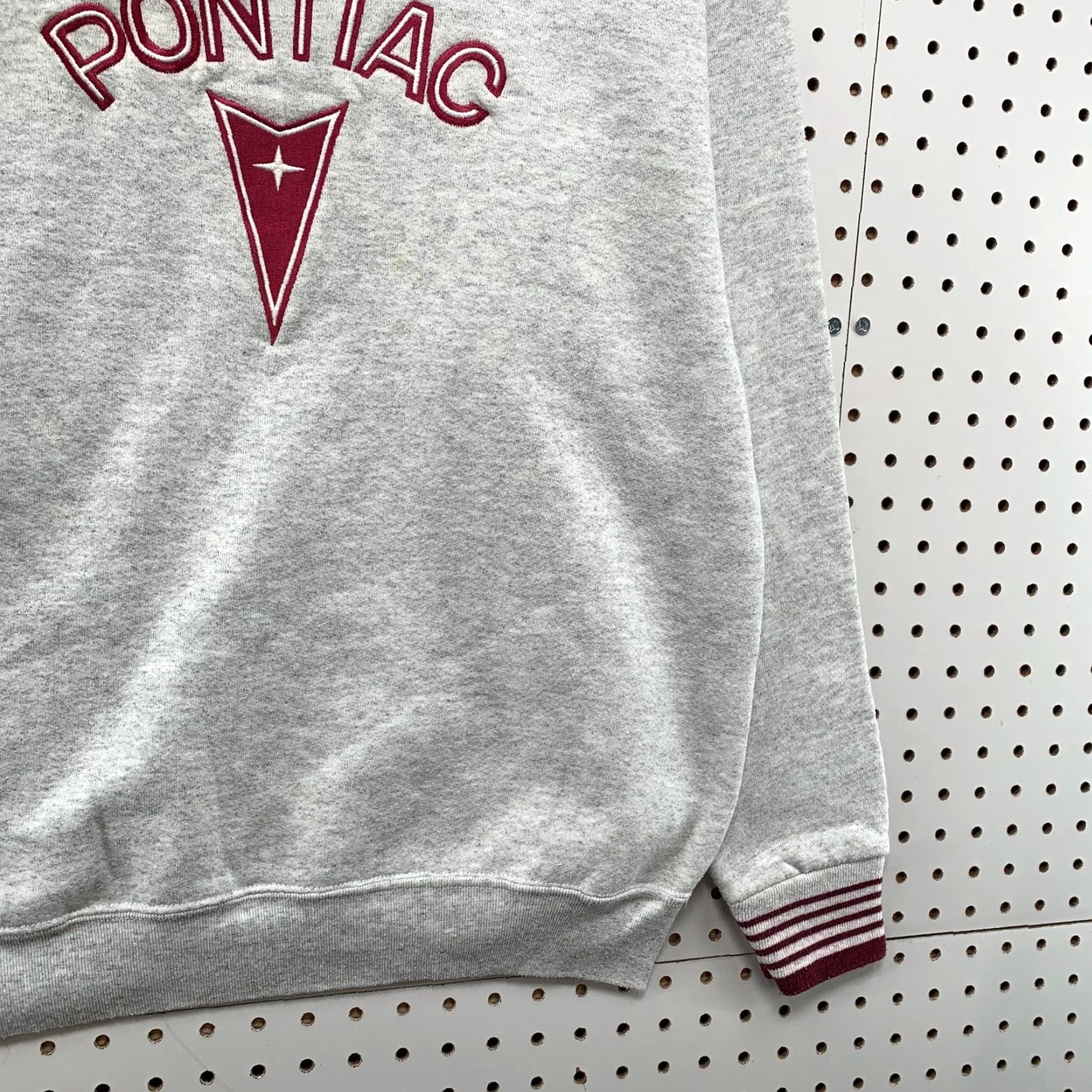 Vintage VINTAGE Pontiac Car Sweatshirt Mens Large Gray Embroidered Fleece Crewneck USA Size US L / EU 52-54 / 3 - 7 Thumbnail