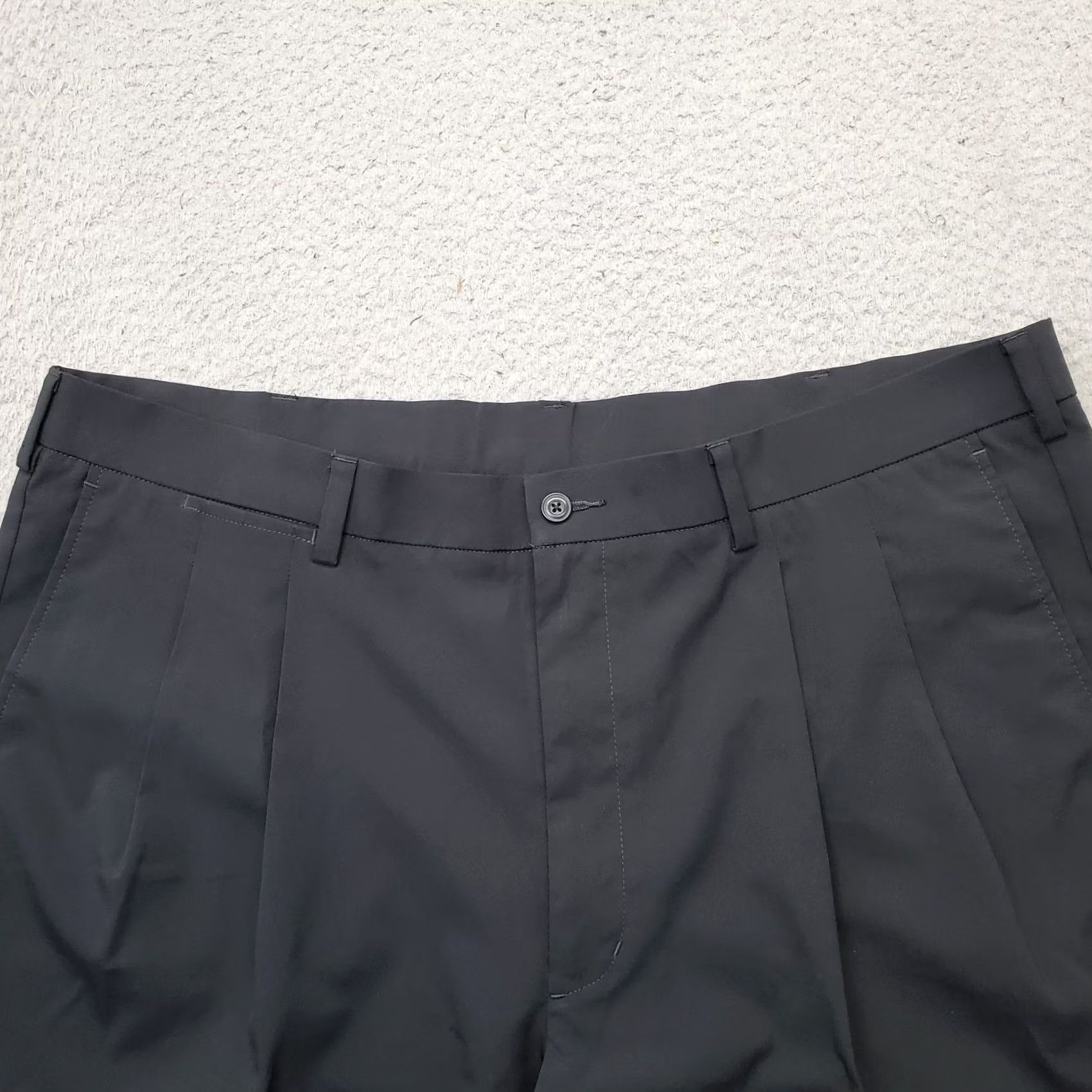 PGA Tour PGA TOUR Chino Shorts Mens 40 Black Pleated Stretch Performance Outdoor Size US 40 / EU 56 - 8 Thumbnail