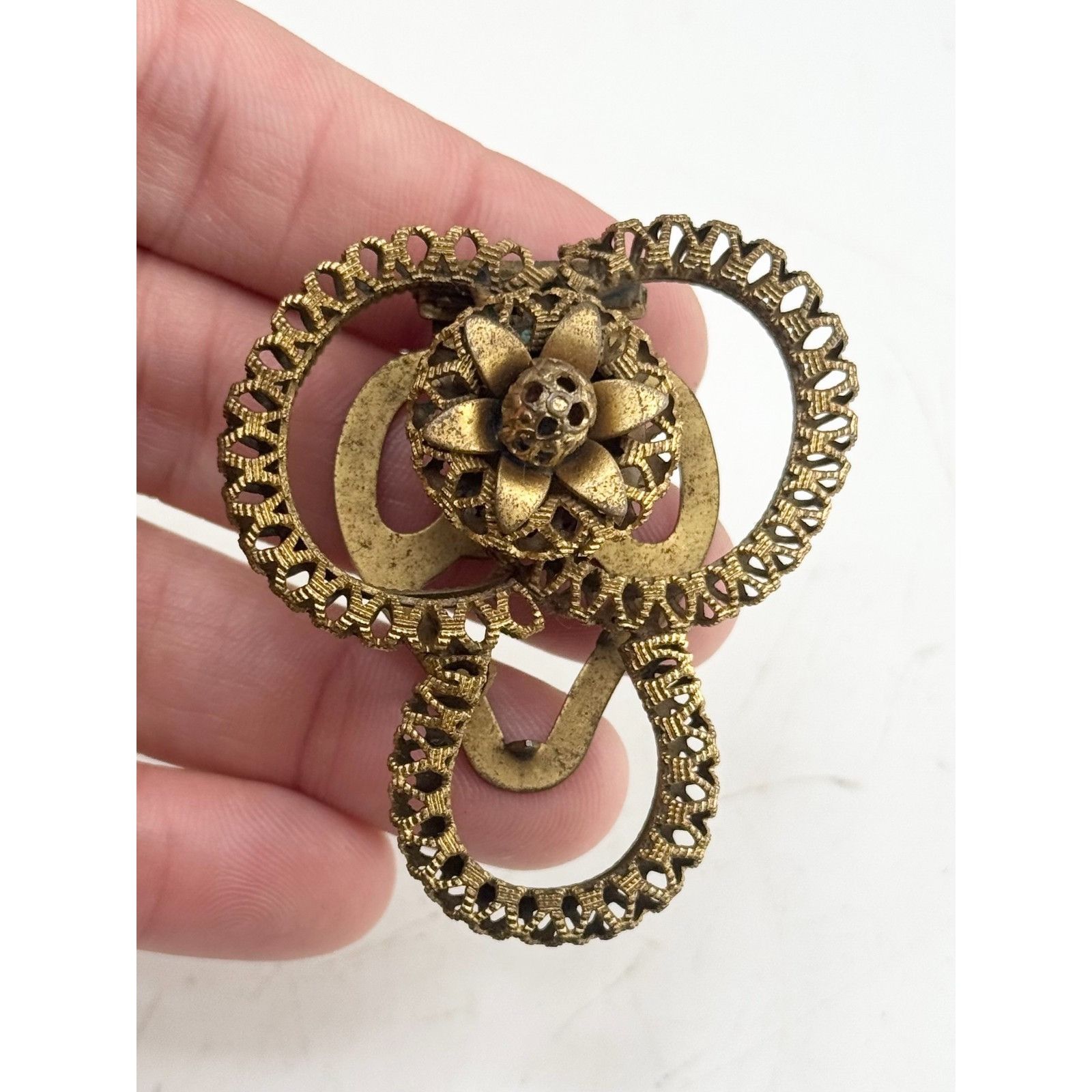 Vintage Vintage estate filigree flower dress clip Size ONE SIZE - 2 Thumbnail