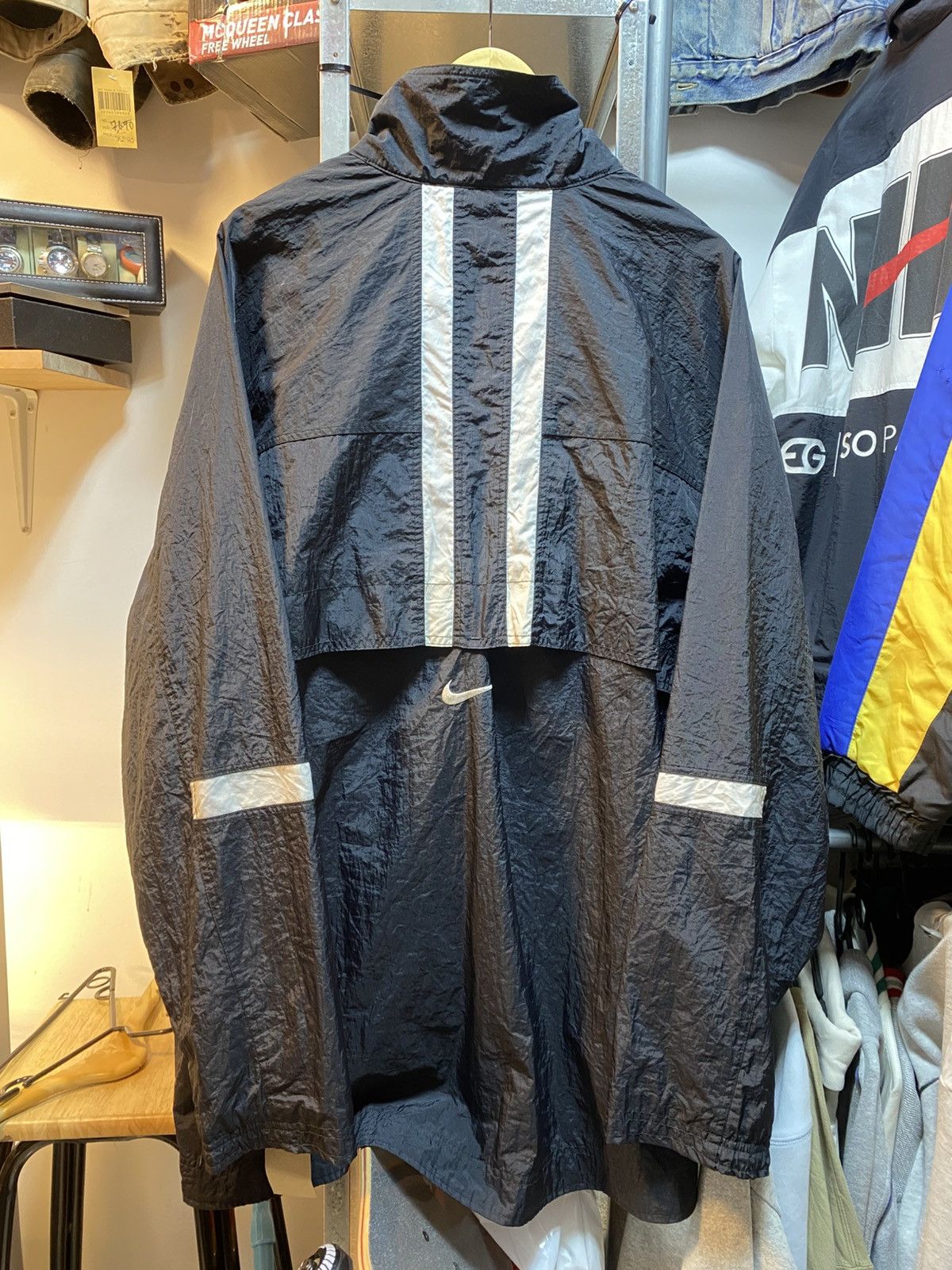 Nike Vintage Nike Swoosh Windbreaker Jacket Size US XL / EU 56 / 4 - 3 Thumbnail