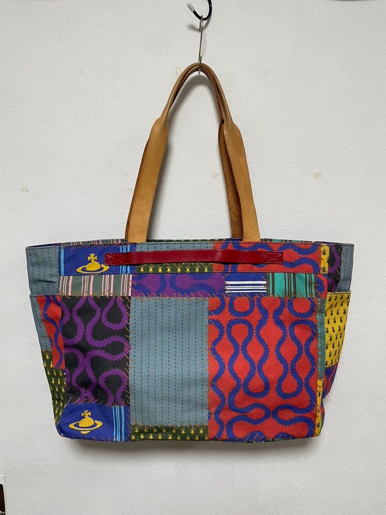 Vivienne Westwood Vivienne Westwood size os A series of large capacity totes Size ONE SIZE - 3 Thumbnail