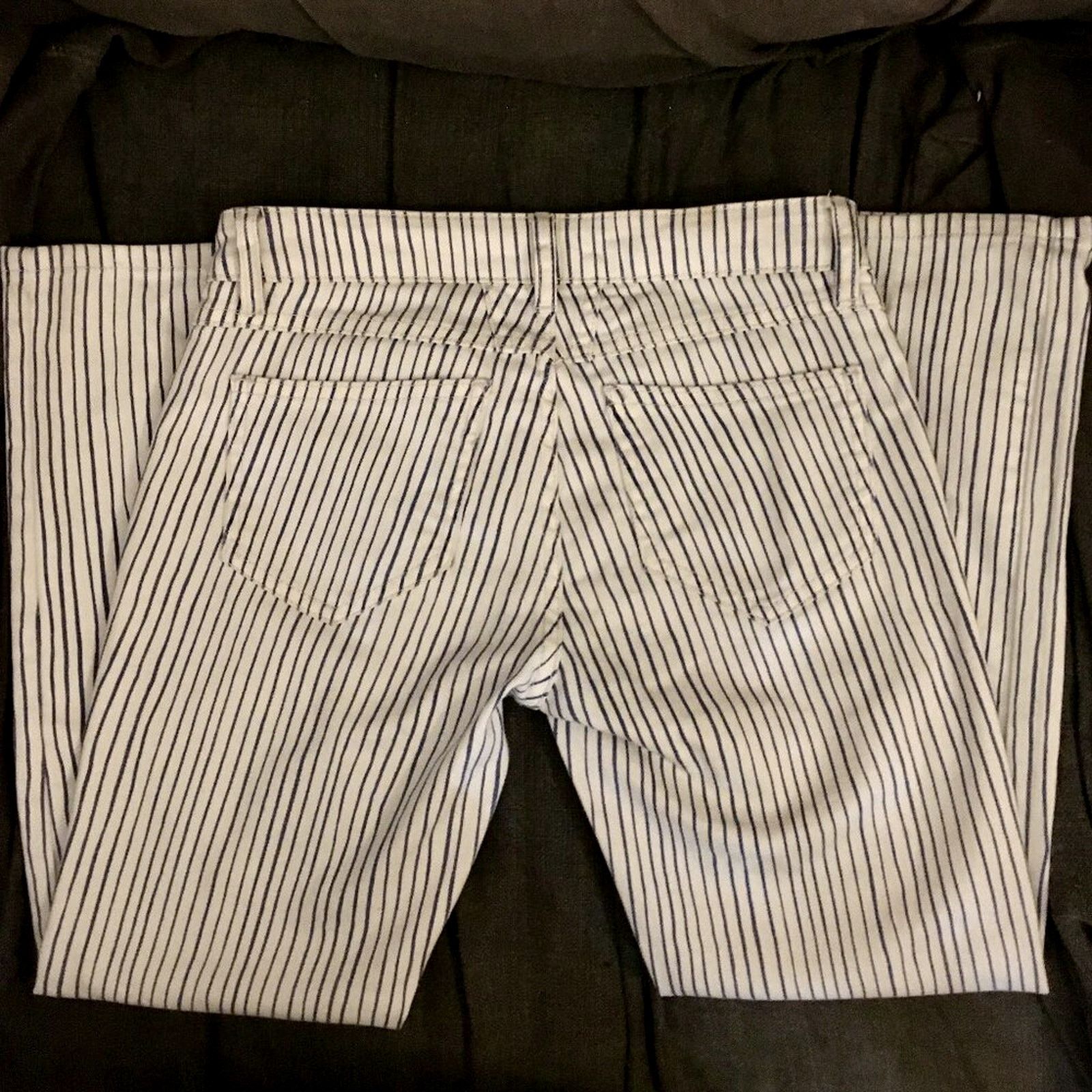 CLOSED Closed 'Starlet' Cropped Jeans, Excellent Condition, Sz 25 Size 25" / US 0 / IT 36 - 8 Thumbnail