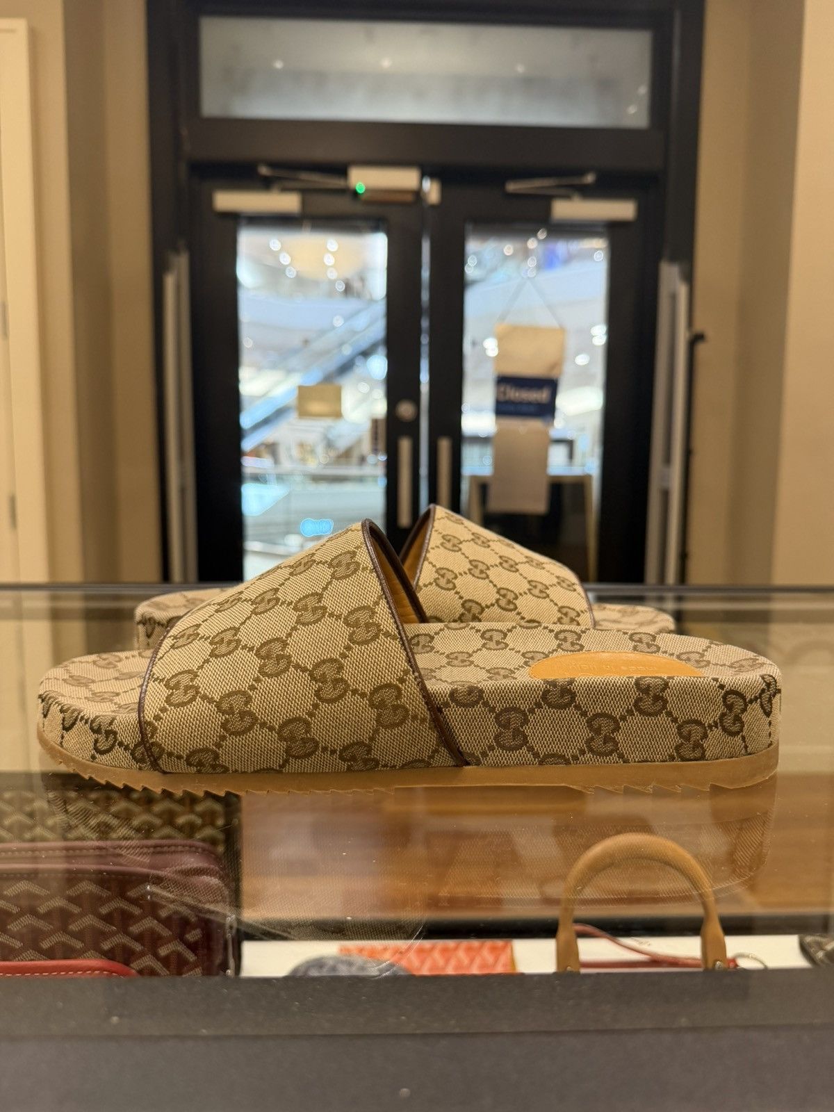 Gucci Gucci GG Slide - Beige Canvas Size US 11 / EU 44 - 1 Thumbnail