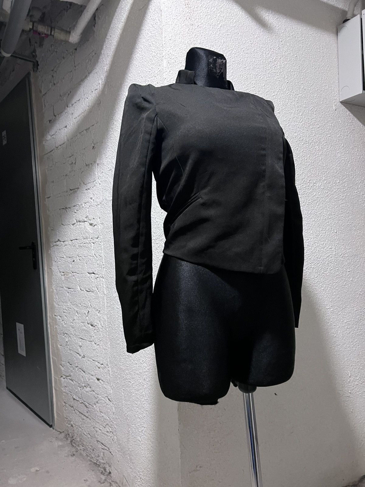 Rick Owens Asymmetrical Zip Avant Garde Padded Shoulder Jacket Size S / US 4 / IT 40 - 2 Thumbnail