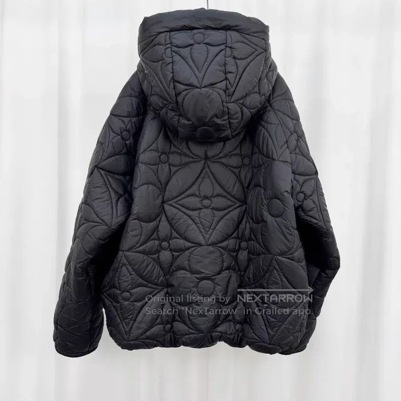 Louis Vuitton Louis Vuitton Embossed three-flower double-faced cotton-pa Size US L / EU 52-54 / 3 - 2 Thumbnail