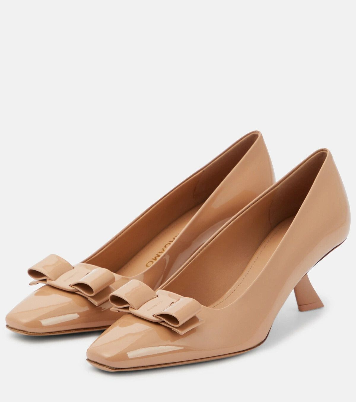 Salvatore Ferragamo o1s1rm0924 Vara Bow Pumps in Light Brown Size US 7.5 / IT 37.5 - 3 Thumbnail