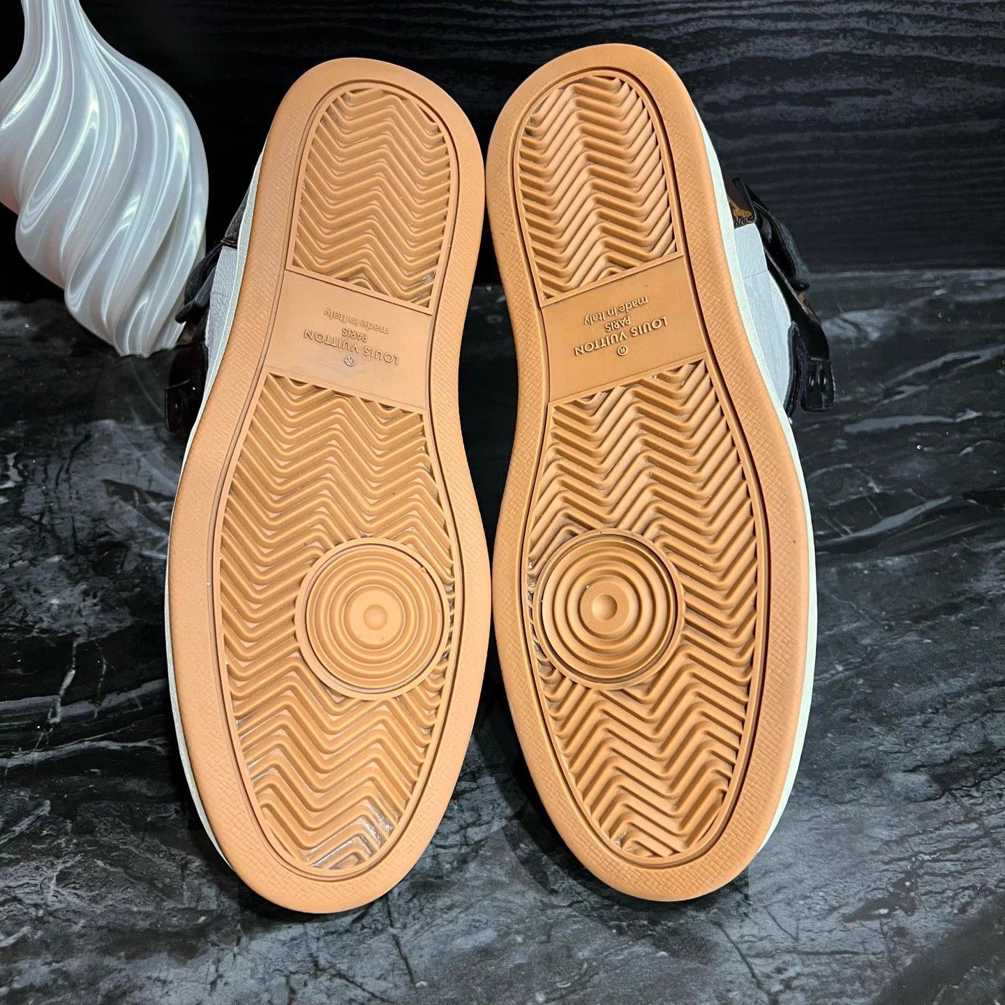 Louis Vuitton LV High-Top Sneaker 41 Monogram Print 95 New Size US 8 / EU 41 - 5 Thumbnail