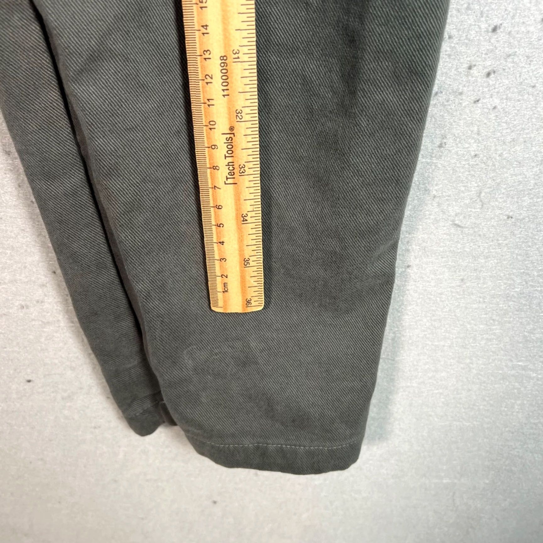 Vintage Bonne Amsterdam Mens Size 31 Gray Cotton Pleated Tapered Leg Chino Pants Size US 31 - 6 Thumbnail