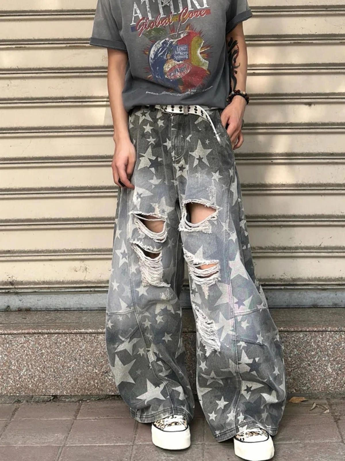 Other Gray Distressed Star Print Wide Leg Jeans, Baggy Fit Size US 30 / EU 46 - 4 Thumbnail