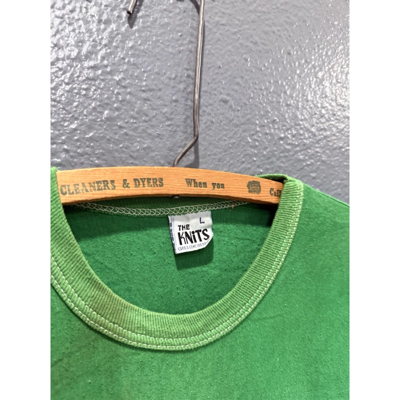 Glanshirt VINTAGE The Knits Raglan Shirt Green 70s Meet Me At 10 Iron On Graphic Sz Large Mens Size US L / EU 52-54 / 3 - 3 Thumbnail