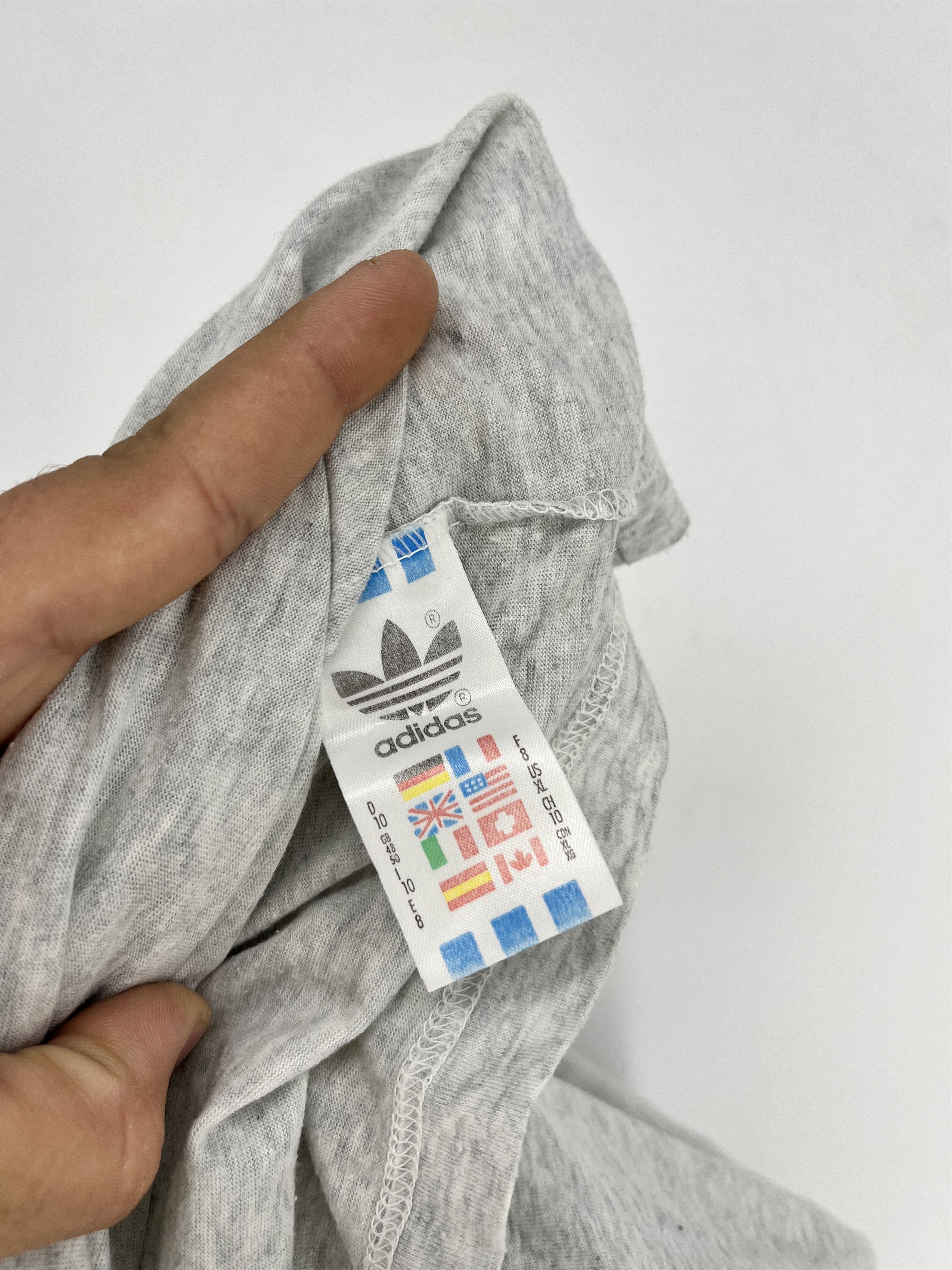 Adidas × Vintage Adidas Grau Grafik T-Shirt Silver Tag Banner Tag 80s Size US XL / EU 56 / 4 - 13 Thumbnail